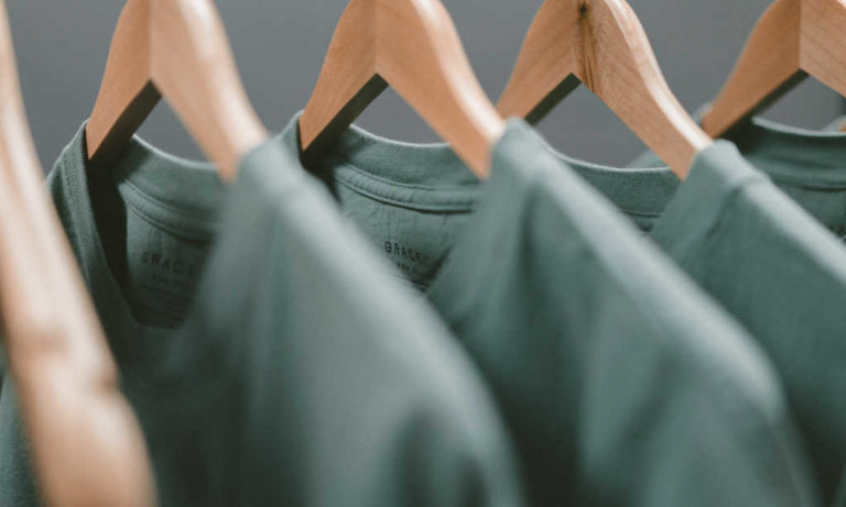How to sell t-shirts online profitably